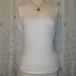 GAP Sweaters - Gap Sleeveless Swater/Top Medium - New GAP Sweaters - Gap Sleeveless Swater/Top Medium - New